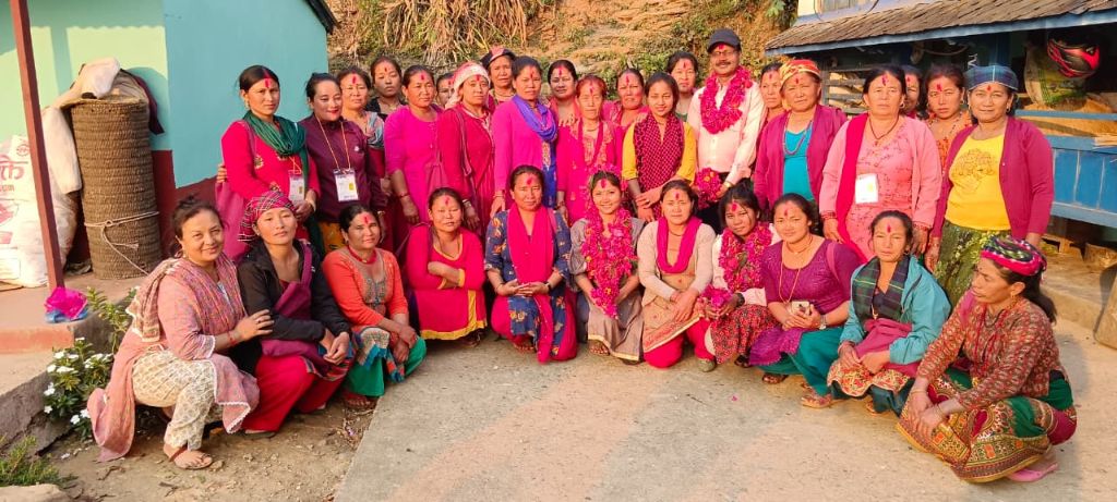 Women's group outdoor photo, Bara